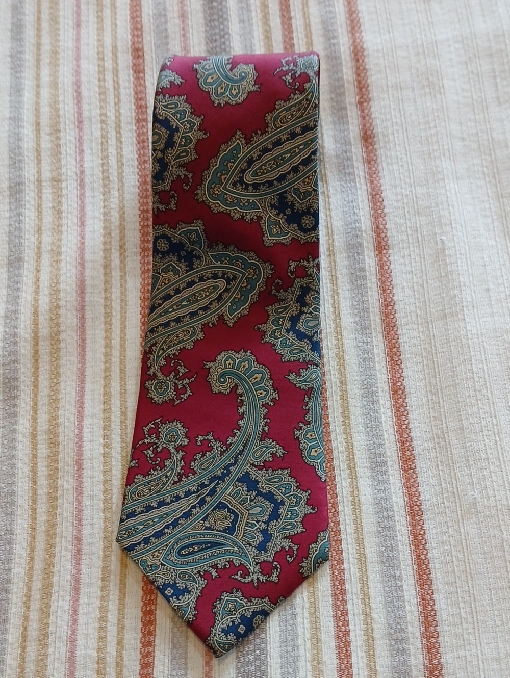 Vintage Don Loper Beverly Hills Silk Red Paisley Neck Tie